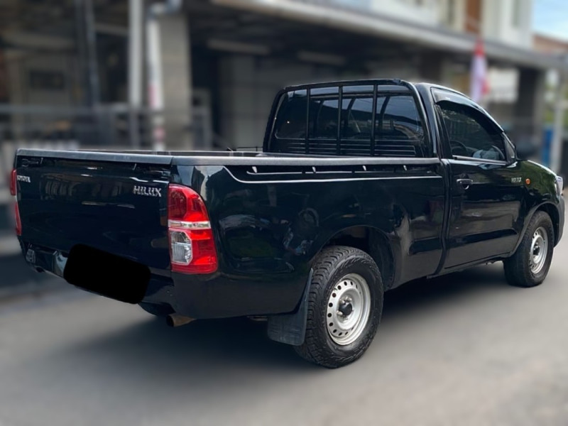 Mobil Bekas Toyota Hilux 2.0 SC 4x2 M/T 2014
