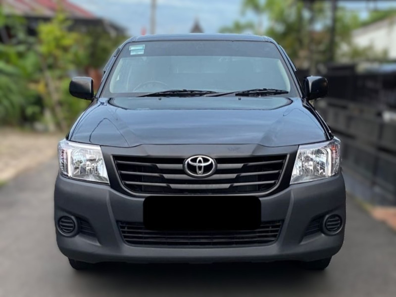 Mobil Bekas Toyota Hilux 2.0 SC 4x2 M/T 2014